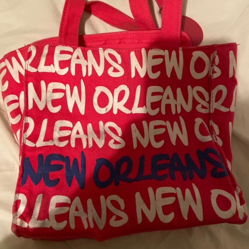 Tote bag
